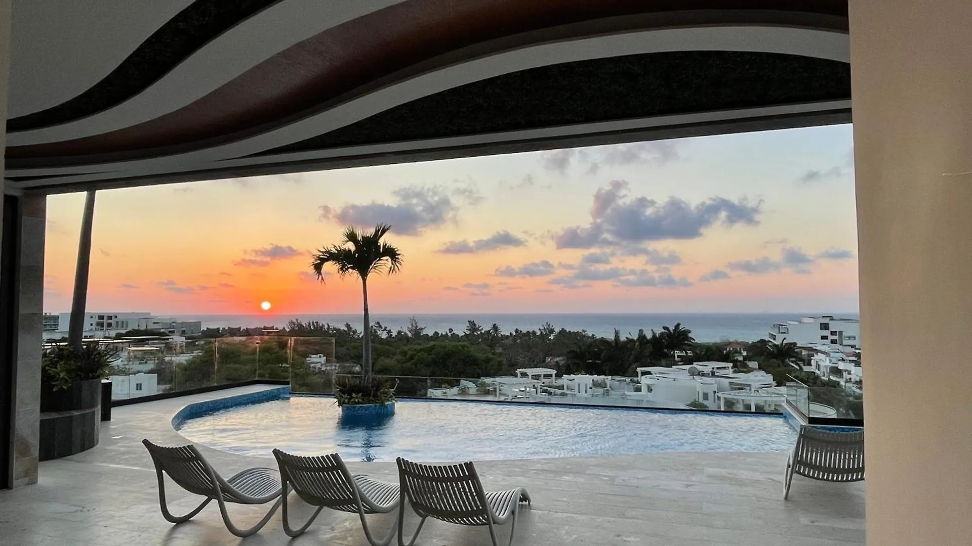 Stunning Studio/Ocean Views Pool Playa del Carmen Appartement